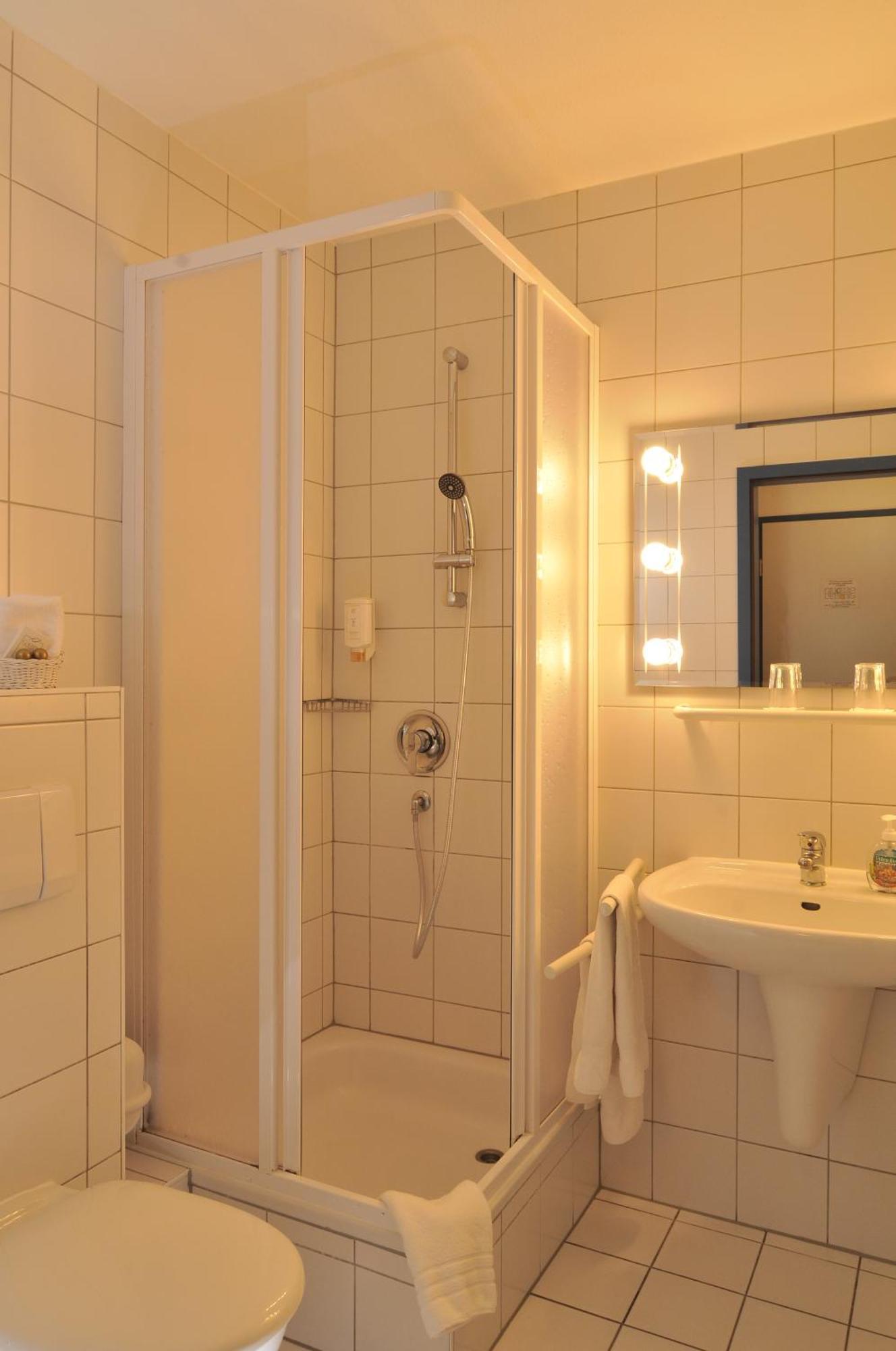 Hotel & Restaurant Seebruecke ツィングシュト 部屋 写真